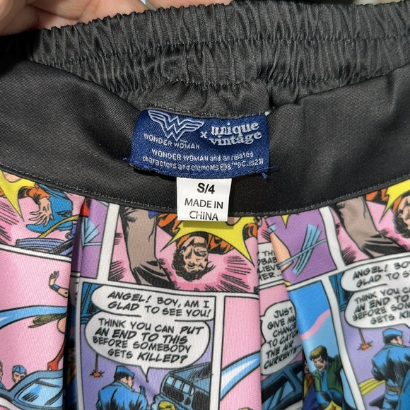 Wonder Woman Comic Skirt - Picture 5 of 8